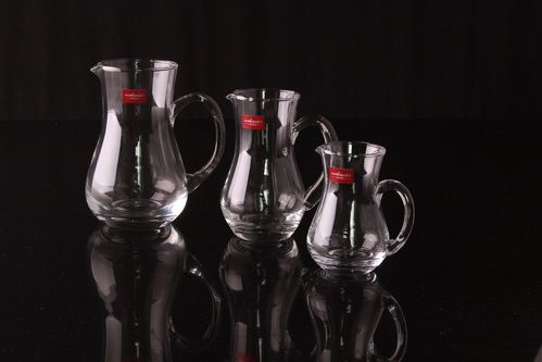 分洒器,醒酒器,烟灰缸,烛台,花瓶,玻璃器皿套装等日用玻璃陶瓷制品